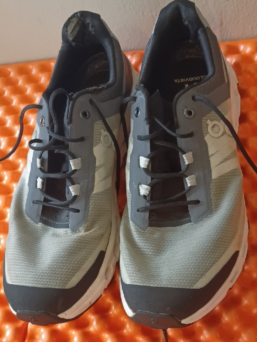 Qc Men's Athletic Running Shoes in Light Gray and Black